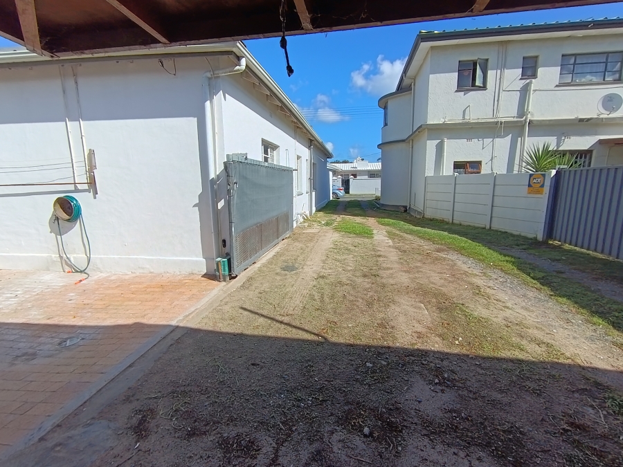 To Let 4 Bedroom Property for Rent in Lochnerhof Western Cape